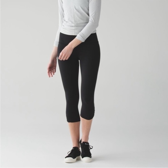 LULULEMON True Self Crop II Luon Lattice Capri Black Size 6 - Picture 16 of 16